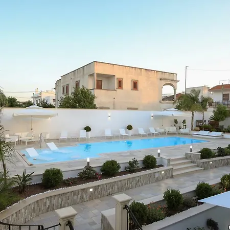 Alojamento de Acomodação e Pequeno-almoço Il Baiocco Piscina & Tiggiano